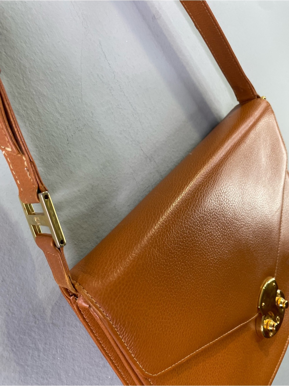 MCM rare Nature line Tan Leather Shoulder Bag with Gold Hardware - Picture 7 of 11